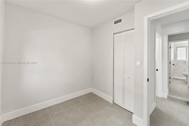 Building Photo - 3500 SW 25th St