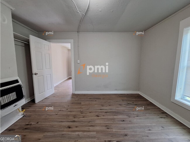 Building Photo - 130 Irwin St