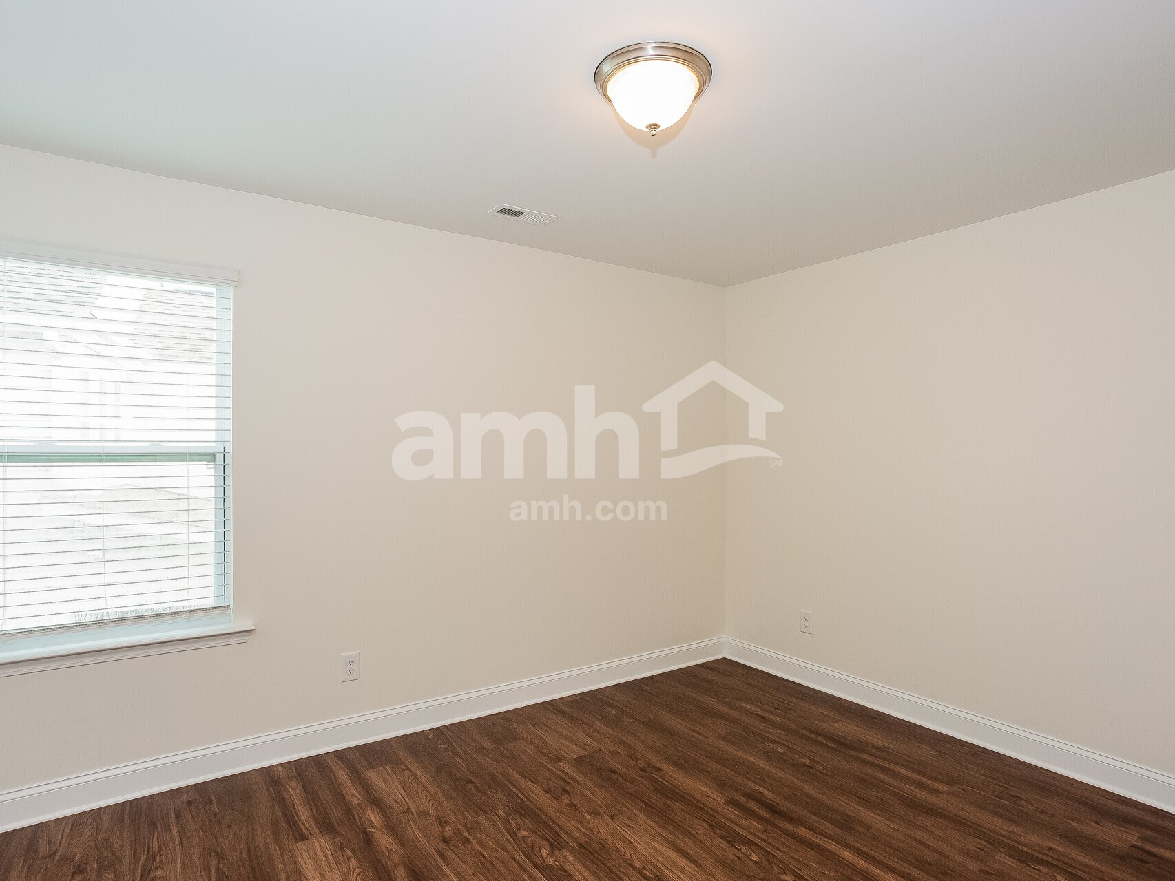 Building Photo - 144 Twin River Dr