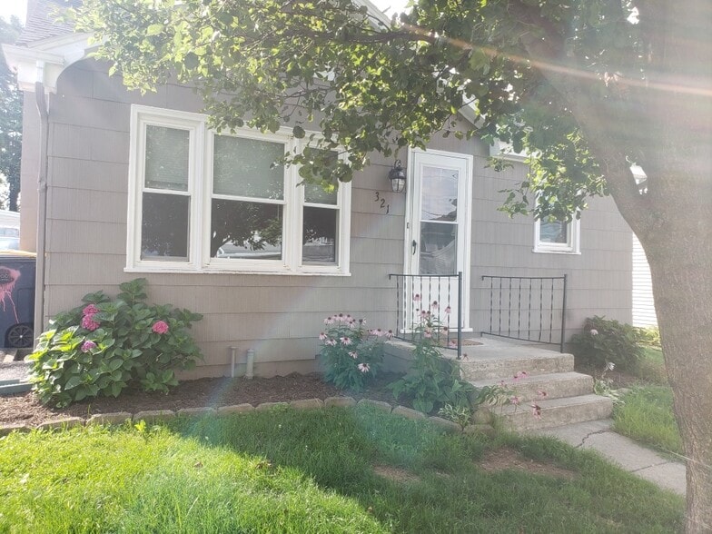 Primary Photo - 321 Ringgold St