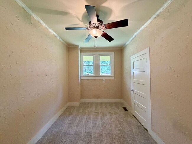 Building Photo - Lake Murray - Irmo - Offering Self Guided Tour with RENTLY!