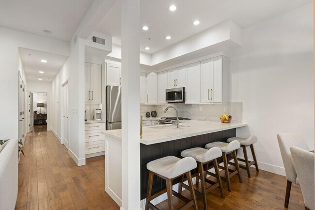 Building Photo - 8270 Hayden Rd