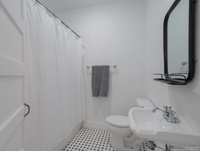 Building Photo - Adorable home 2/2 In Mancke Park
