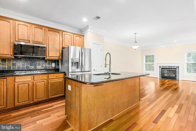 Building Photo - 3836 Elmwood Towne Way