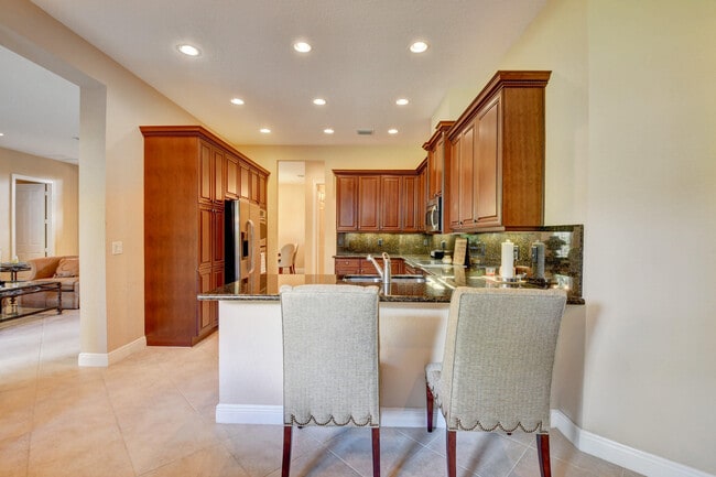 Building Photo - 8891 Starhaven Cove