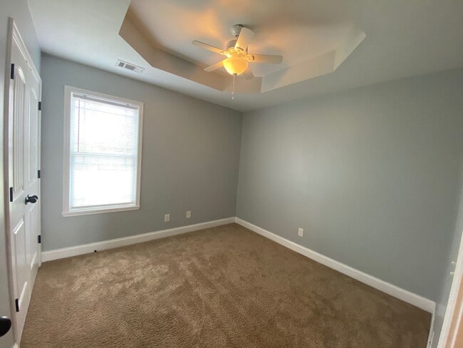 Building Photo - Adorable 3 bed/2 bath home! Great location!
