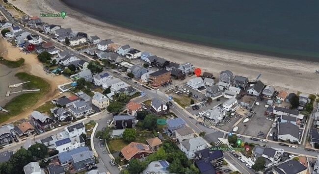 Primary Photo - 139 Bay View Ave