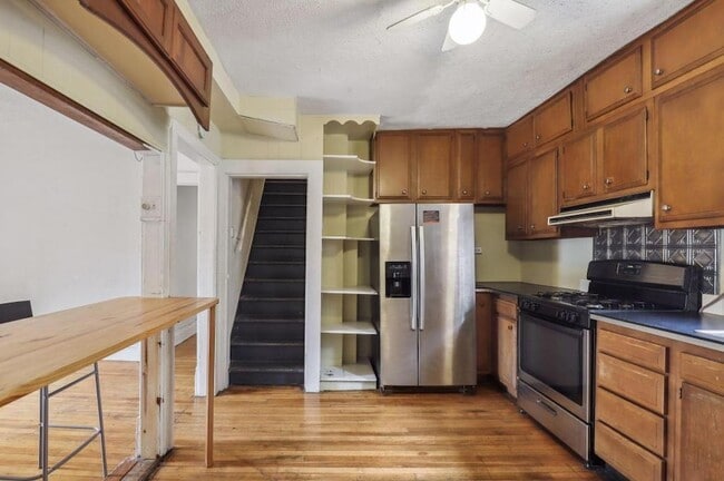 Building Photo - 2515 Lyndale Ave S