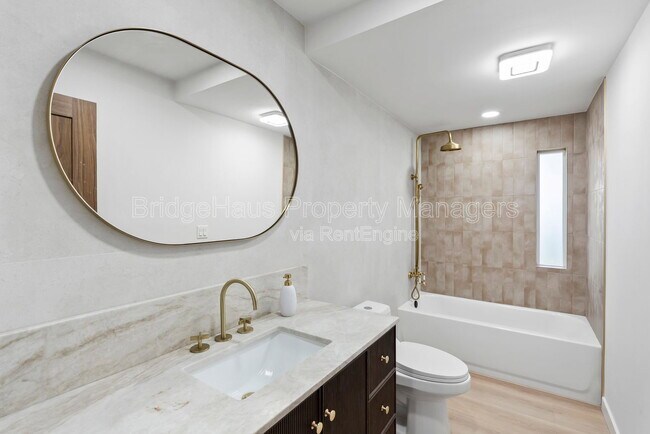 Building Photo - 2143 Caminito San Martin