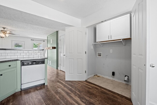 Building Photo - 2128 Victory Gallop Ln