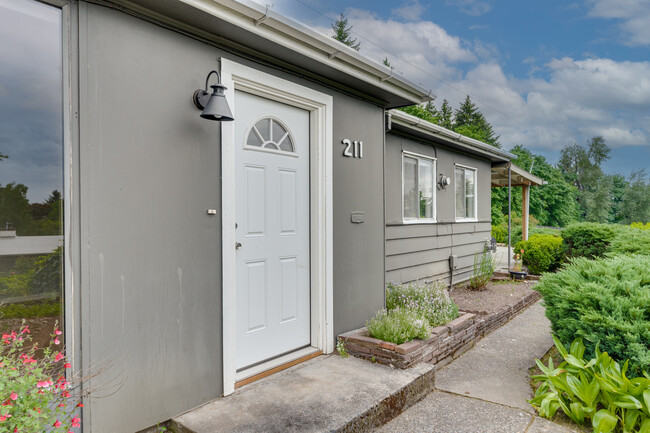 Freshly painted exterior and trim - 211 Farview Drive