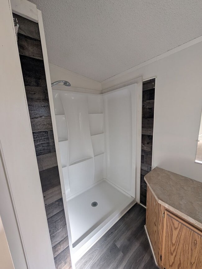 Building Photo - 3 Bedroom 2 Bath House