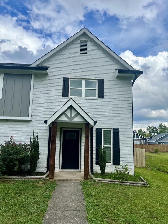 Primary Photo - Charming 2-Bedroom Duplex in East Brainerd