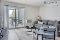 Building Photo - 2850 Middlefield Rd