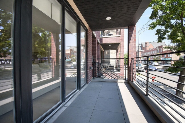 Building Photo - 3928 N Ashland Ave