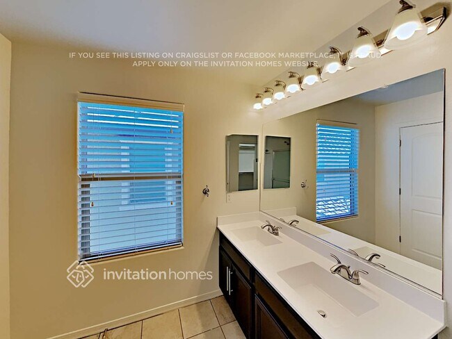 Building Photo - 1508 N Balboa