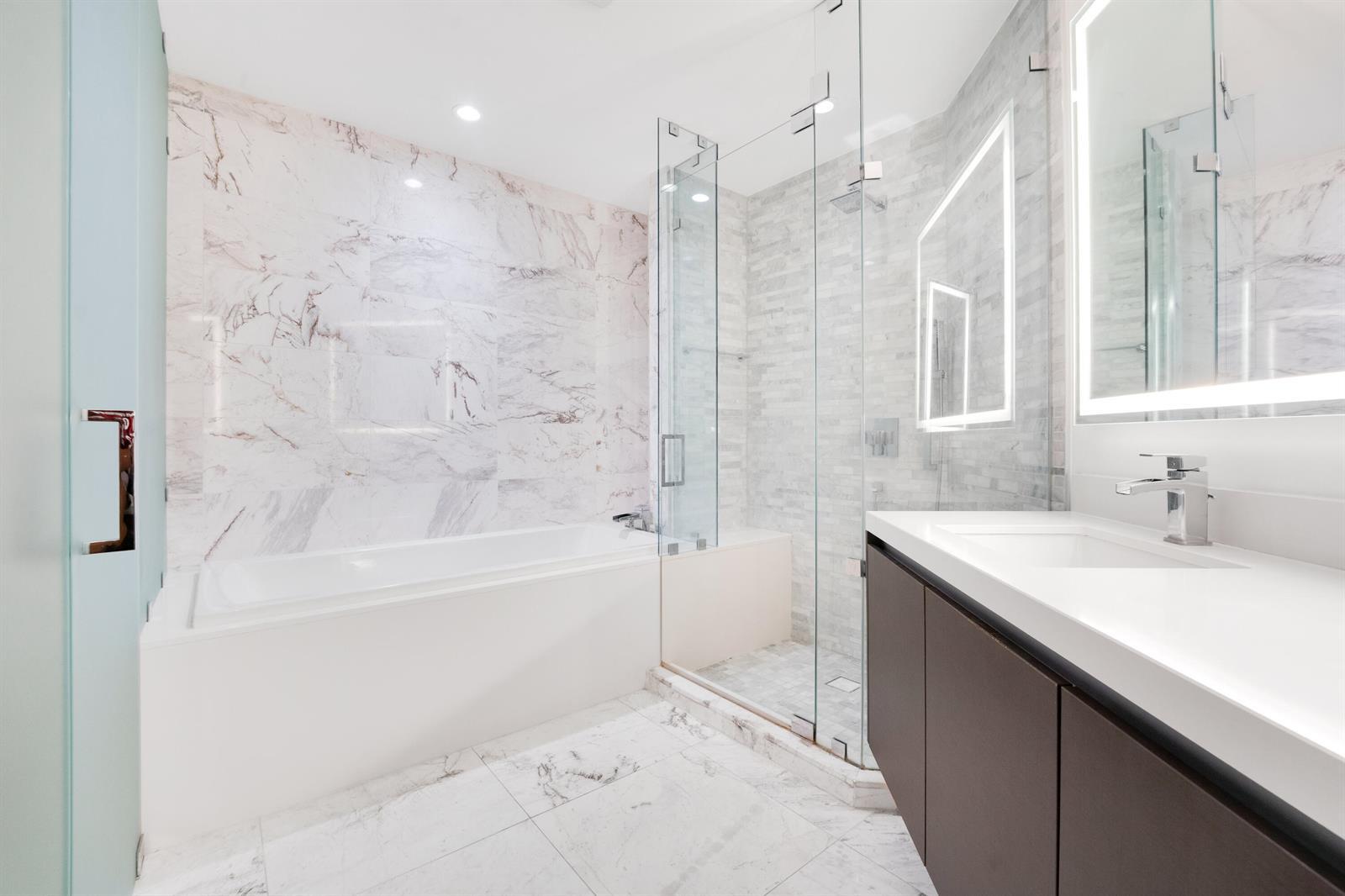 Building Photo - 851 NE 1st Ave