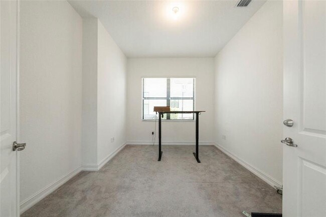 Building Photo - 11843 SW 13th Ct