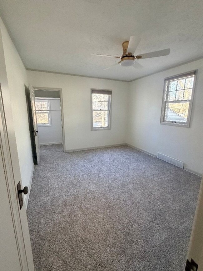 Building Photo - Row Home Available In Omaha