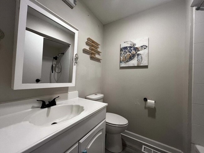 Building Photo - 7333 Winthrop Way