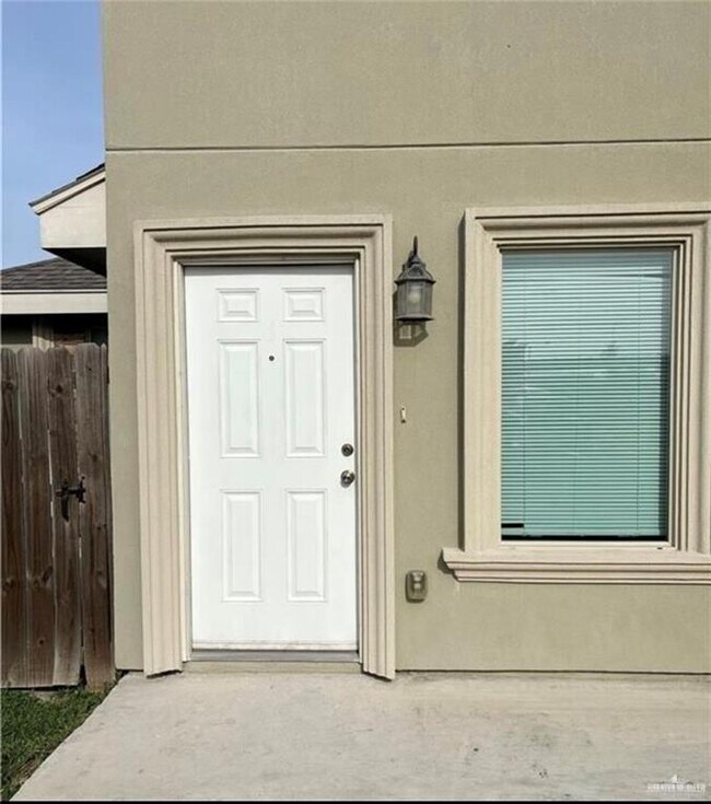 Building Photo - 11 11th St