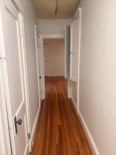 Building Photo - 28 W Tremlett St