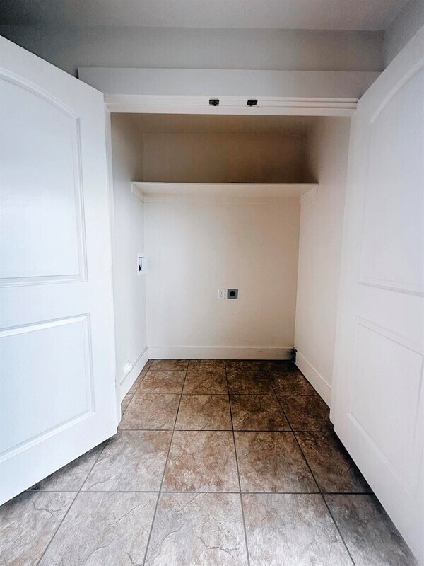 Building Photo - 2575 W 450 N