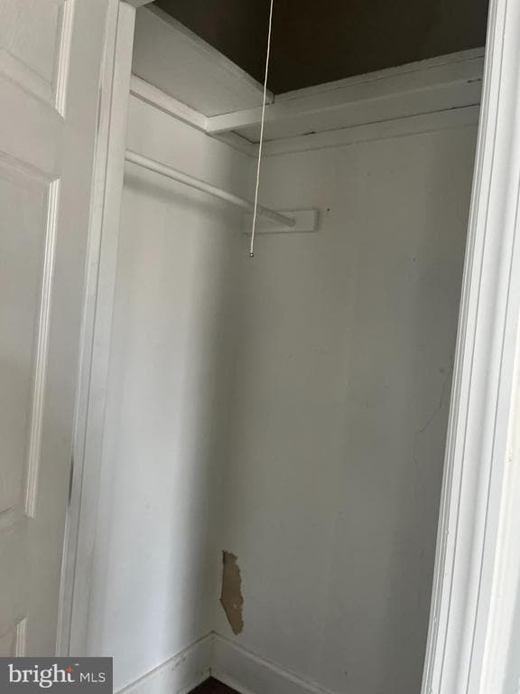 Building Photo - 327 E Pine St.