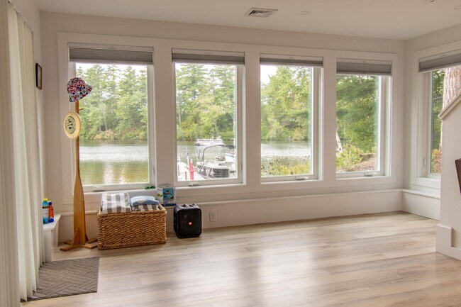 Building Photo - 72 Ridge Rd