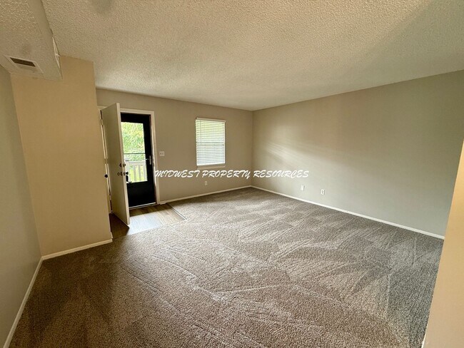 Building Photo - STUDIO Apartment Available