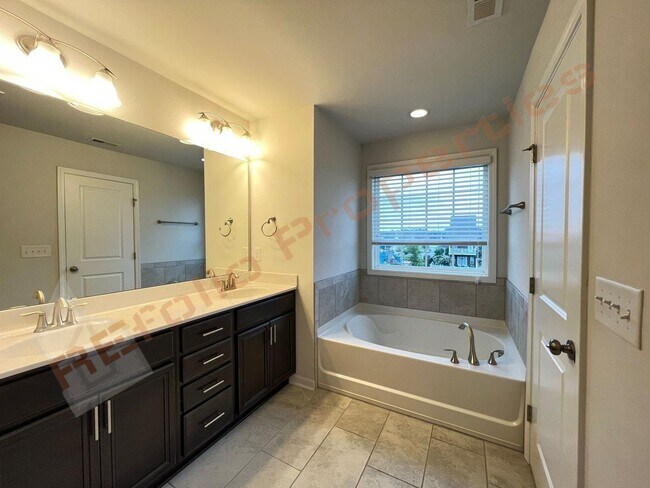 Building Photo - 1137 Little Gem Ln