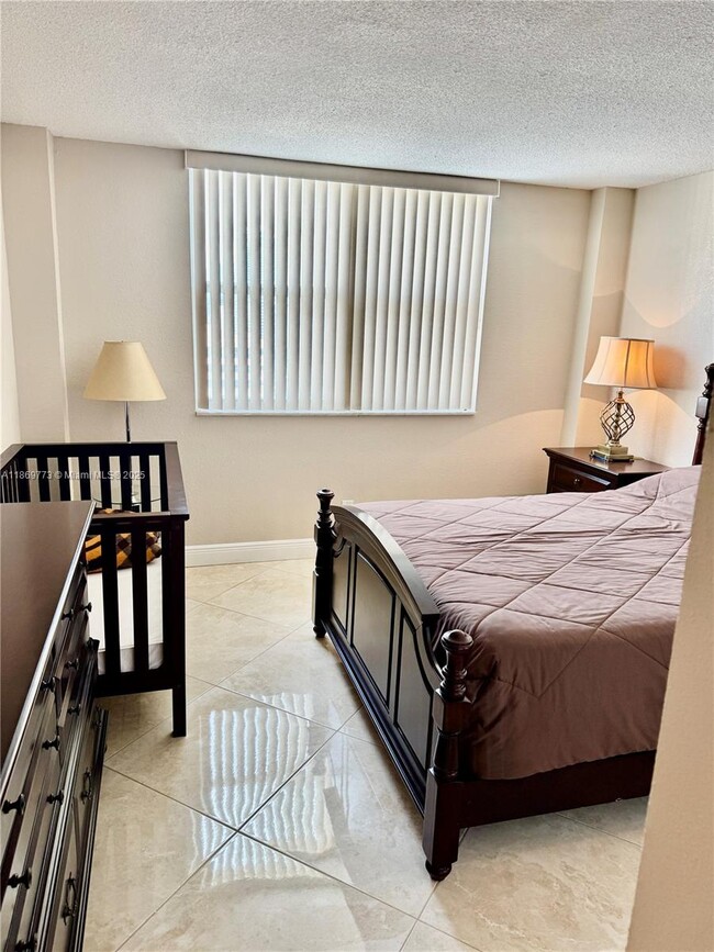 Building Photo - 1849 S Ocean Dr