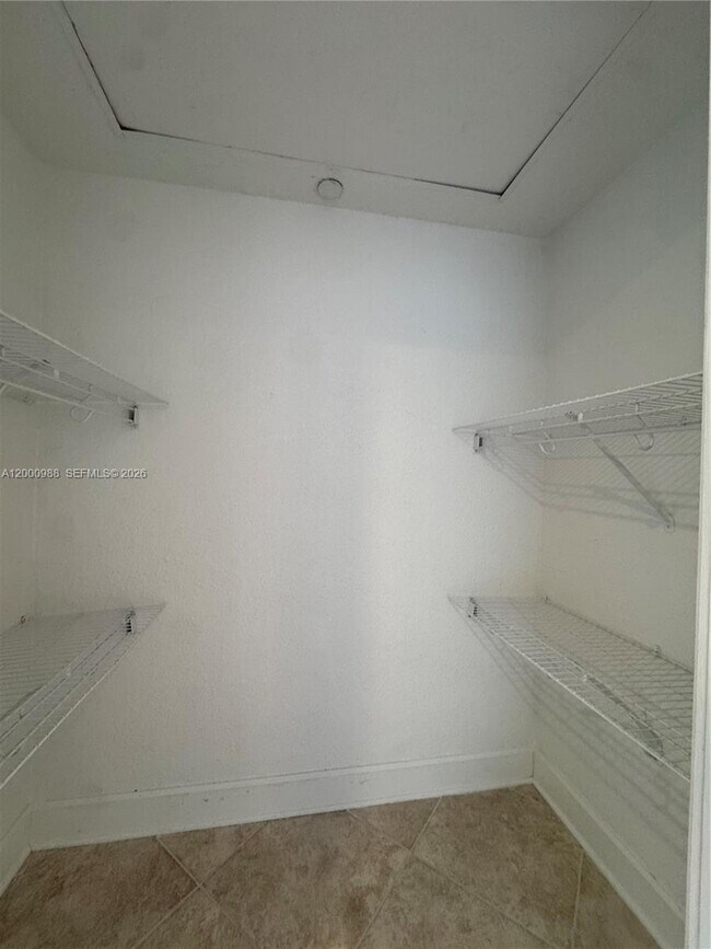 Building Photo - 401 NE 69th St