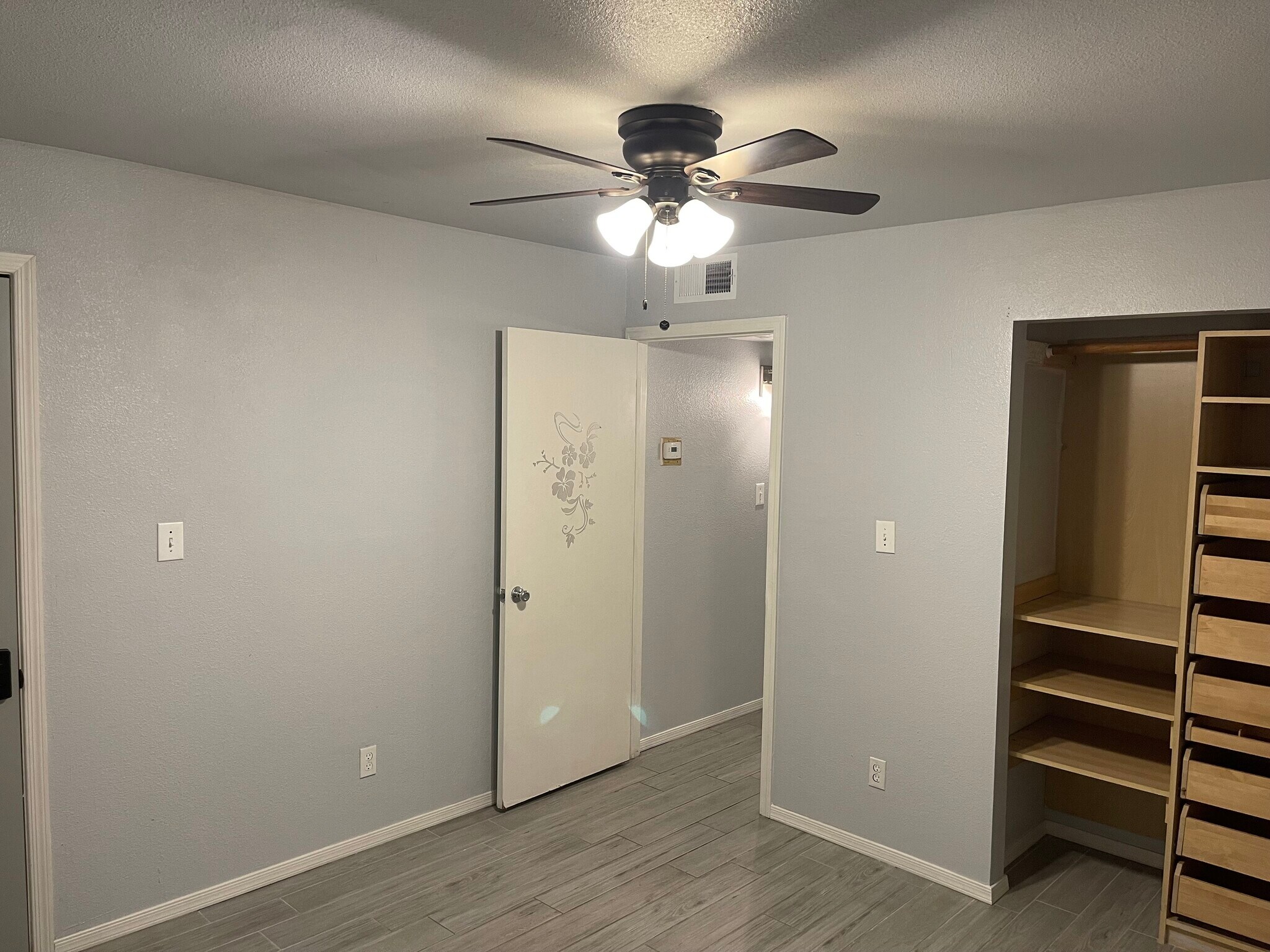 Building Photo - 3131 W Cochise Dr