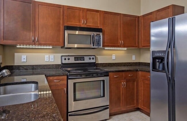 Building Photo - 870 Mayson Turner Rd NW