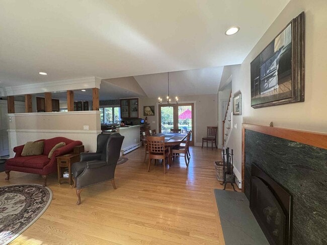 Building Photo - 3BR RANCH BRUNSWICK SEASONAL FURNISHED