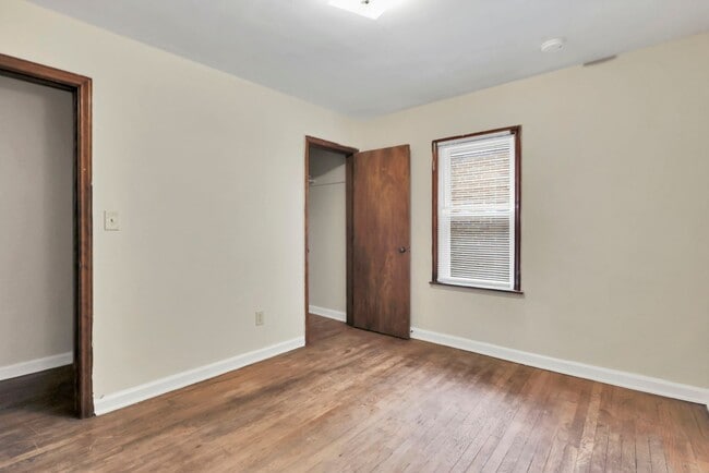 Building Photo - 47-53-53 S Burgess Ave