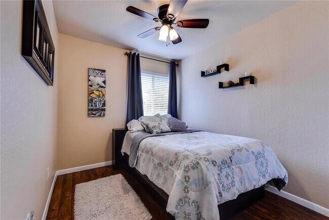 Building Photo - 8903 Shattuck Cove