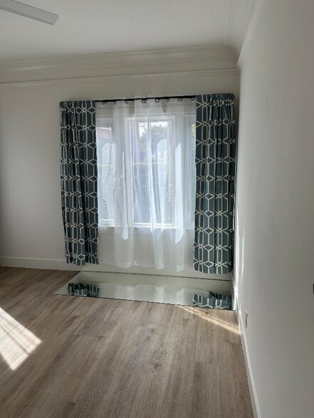 Building Photo - 6071 Lexington Ave