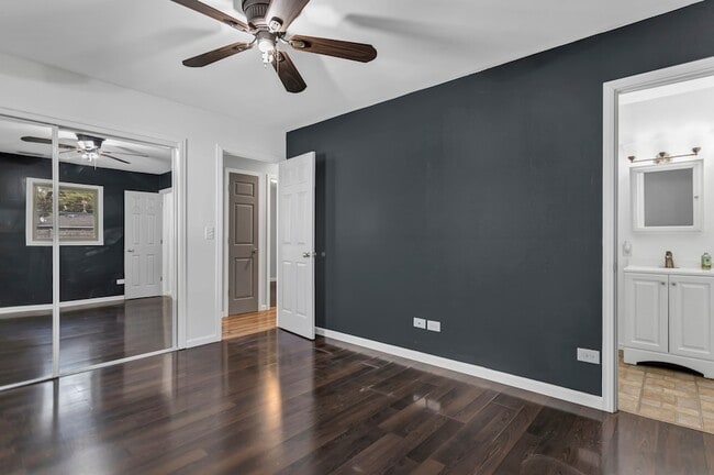 Building Photo - 904 Woodland Dr