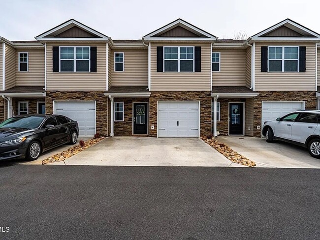 Primary Photo - 1069 Hammett Rd