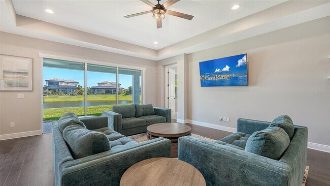 Building Photo - 16905 Sweetwater Village Dr