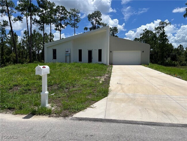 Primary Photo - 1206 Lake Ave