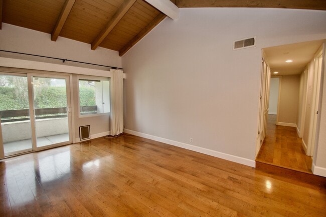 Building Photo - 21372 Brookhurst St