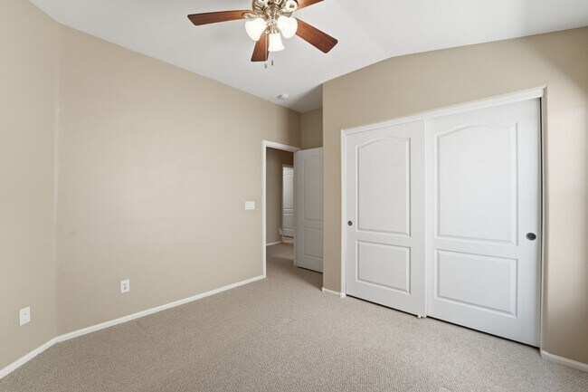 Building Photo - Maricopa Gem! 2,130 SF, Large Kitchen, AZ Room + Golf Course Living