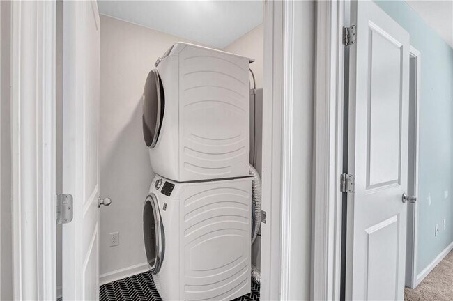 Building Photo - 585 McWilliams Rd SE