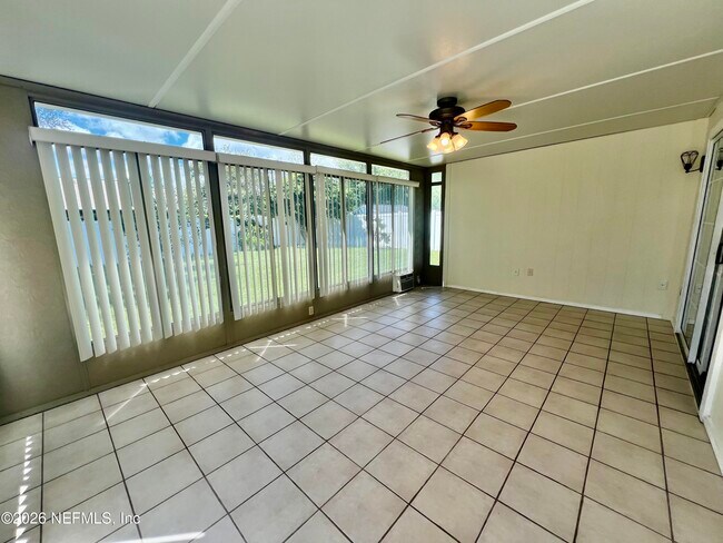 Building Photo - 13140 Staffordshire Dr S