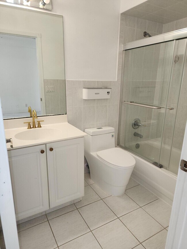 Building Photo - 5524 Boynton Gardens Dr
