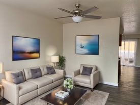 Building Photo - 444 W Ivyglen St