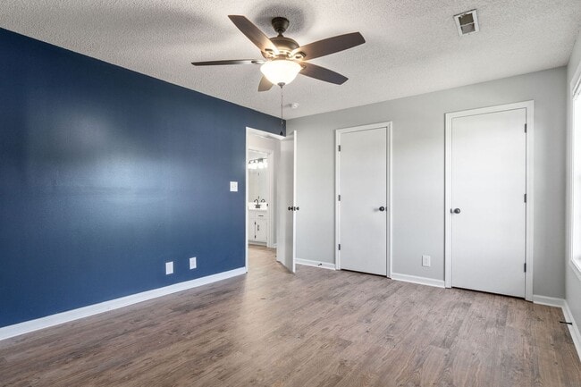 Building Photo - Renovated Two Bedroom Outside Gate 1!